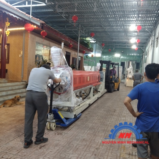 DÂY CHUYỀN SẢN XUẤT HỘP XỐP